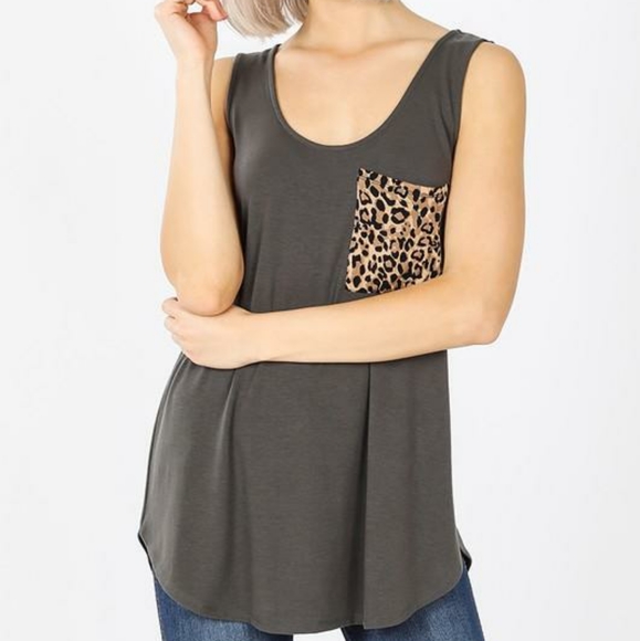 Zenana Outfitters Tops - Zenana Leopard Pocket Tank top